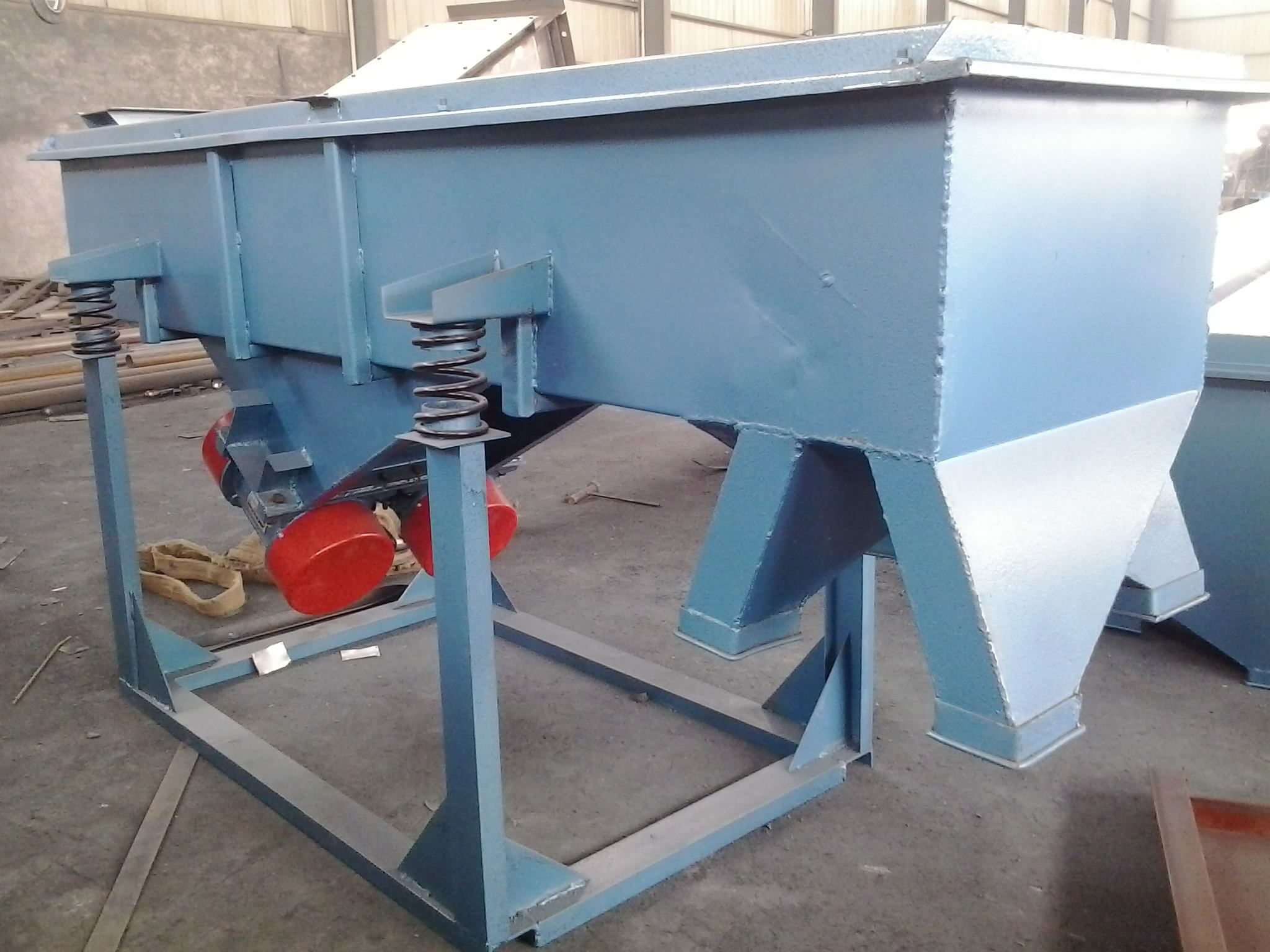 直線(xiàn)篩的網(wǎng)架材質(zhì)：鋼制和木質(zhì)兩種